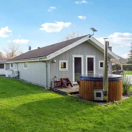 Beautiful In With Sauna Casa de Férias