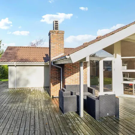 Beautiful In With Sauna Vakantiehuis