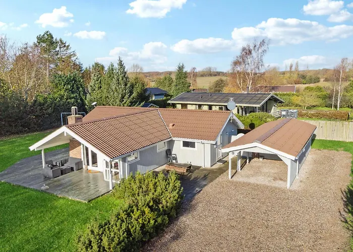 Beautiful In With Sauna Holiday home Humble